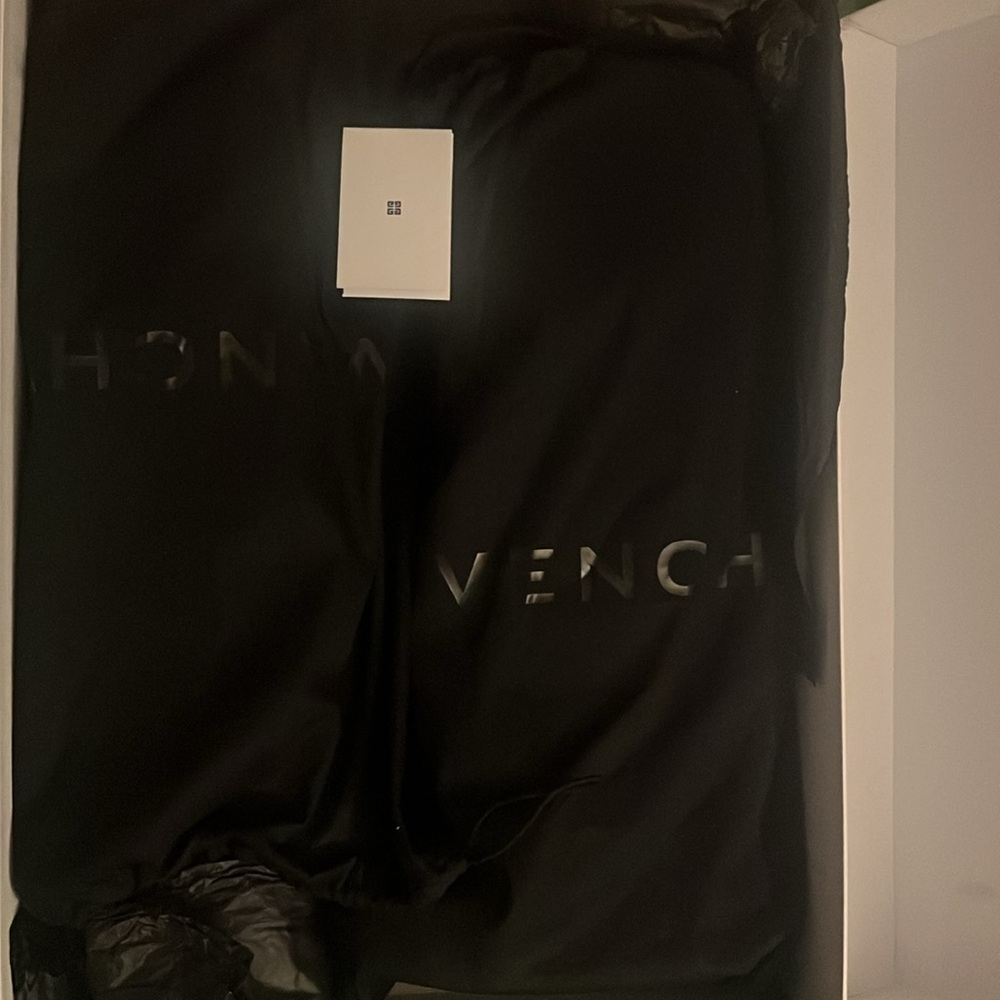 Brand New Givenchy Shark Lock alpaca knee-high boots size 40. - Picture 10 of 11